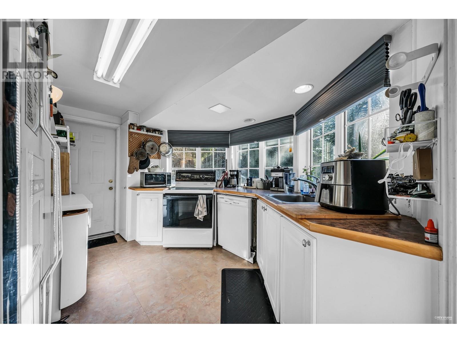 4621 Woodburn Place, West Vancouver, British Columbia  V7S 2W8 - Photo 22 - R2964782
