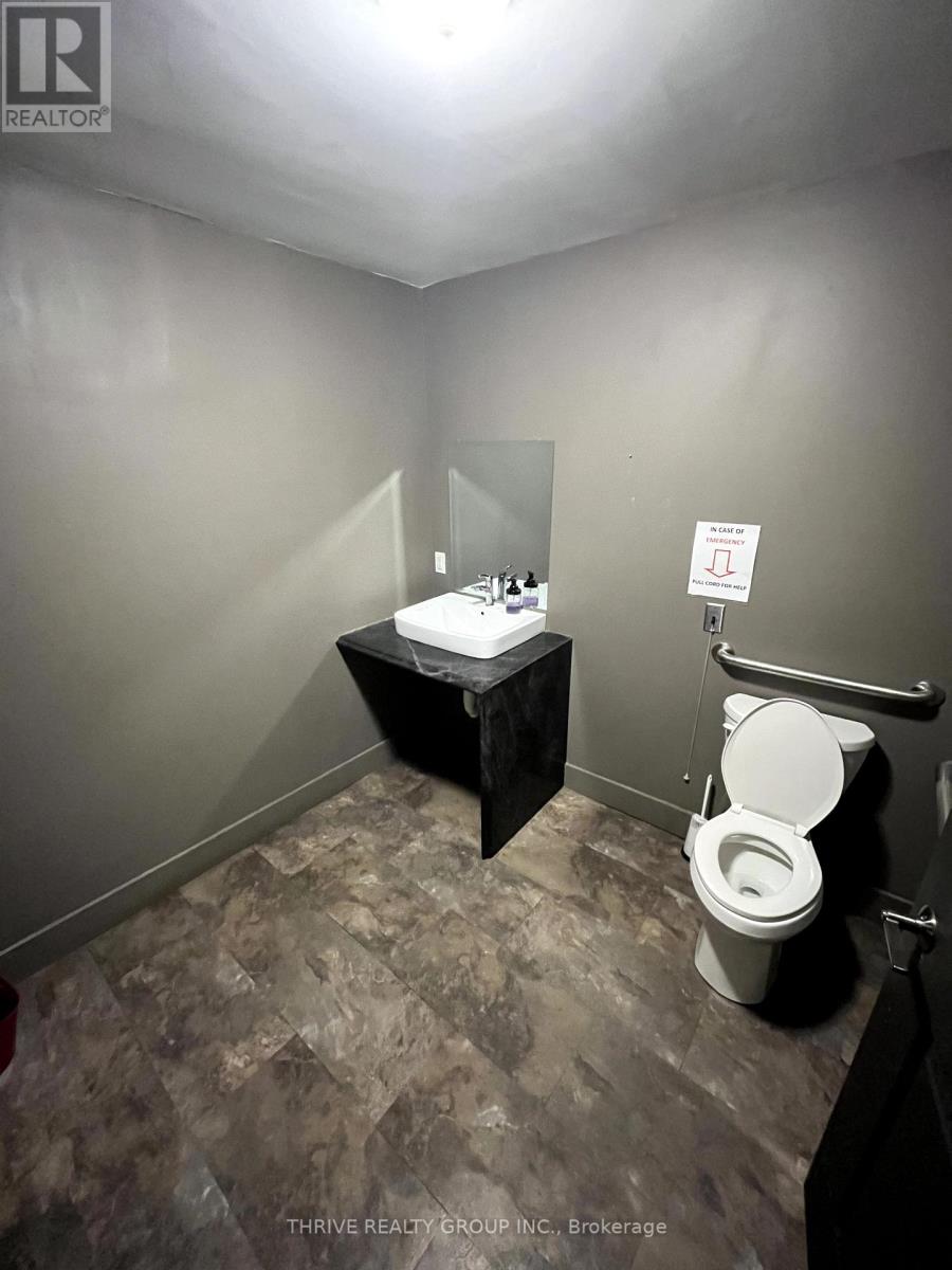 63 Frank Street, Strathroy-Caradoc, Ontario  N7G 2R3 - Photo 6 - X11968082