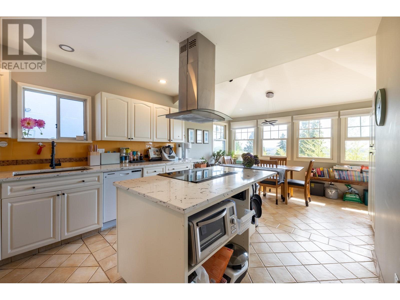 5668 Ewart Street, Burnaby, British Columbia  V5J 2W7 - Photo 12 - R2965208