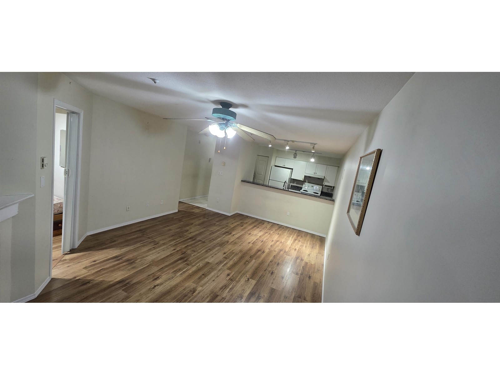 208 12769 72 Avenue, Surrey, British Columbia  V3W 2M7 - Photo 7 - R2946466