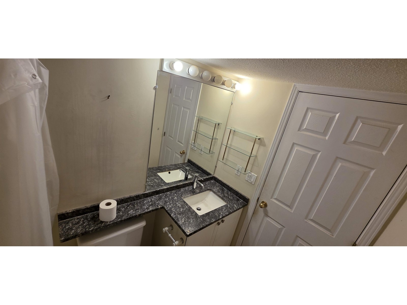 208 12769 72 Avenue, Surrey, British Columbia  V3W 2M7 - Photo 12 - R2946466