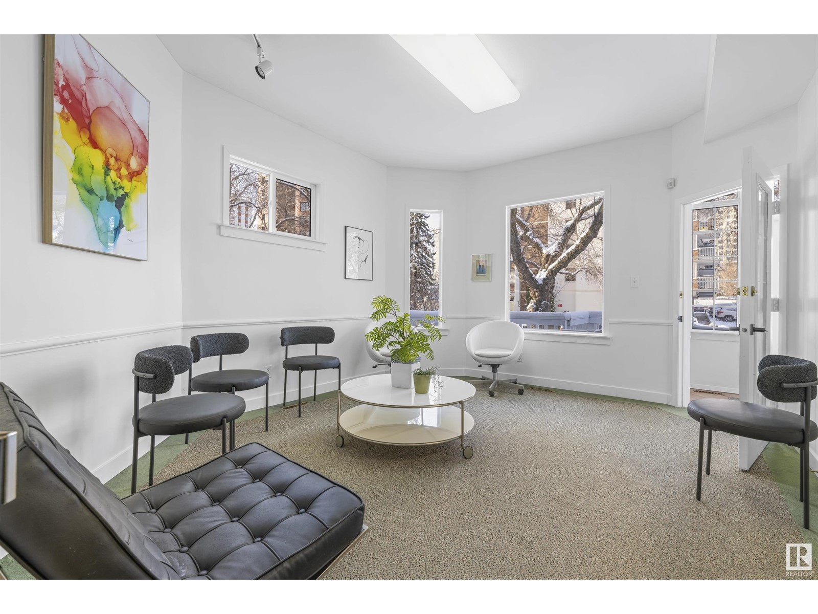 Property at 9937 113 ST NW image 5
