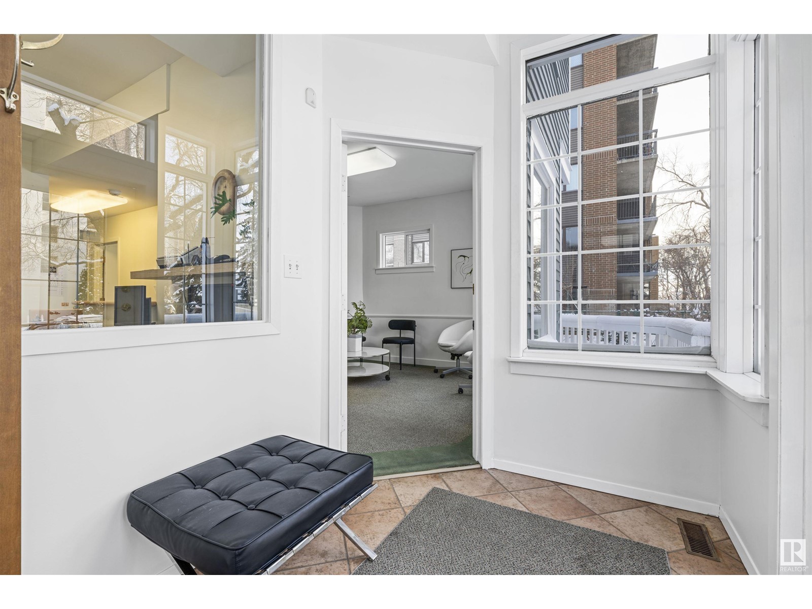 Property at 9937 113 ST NW image 3