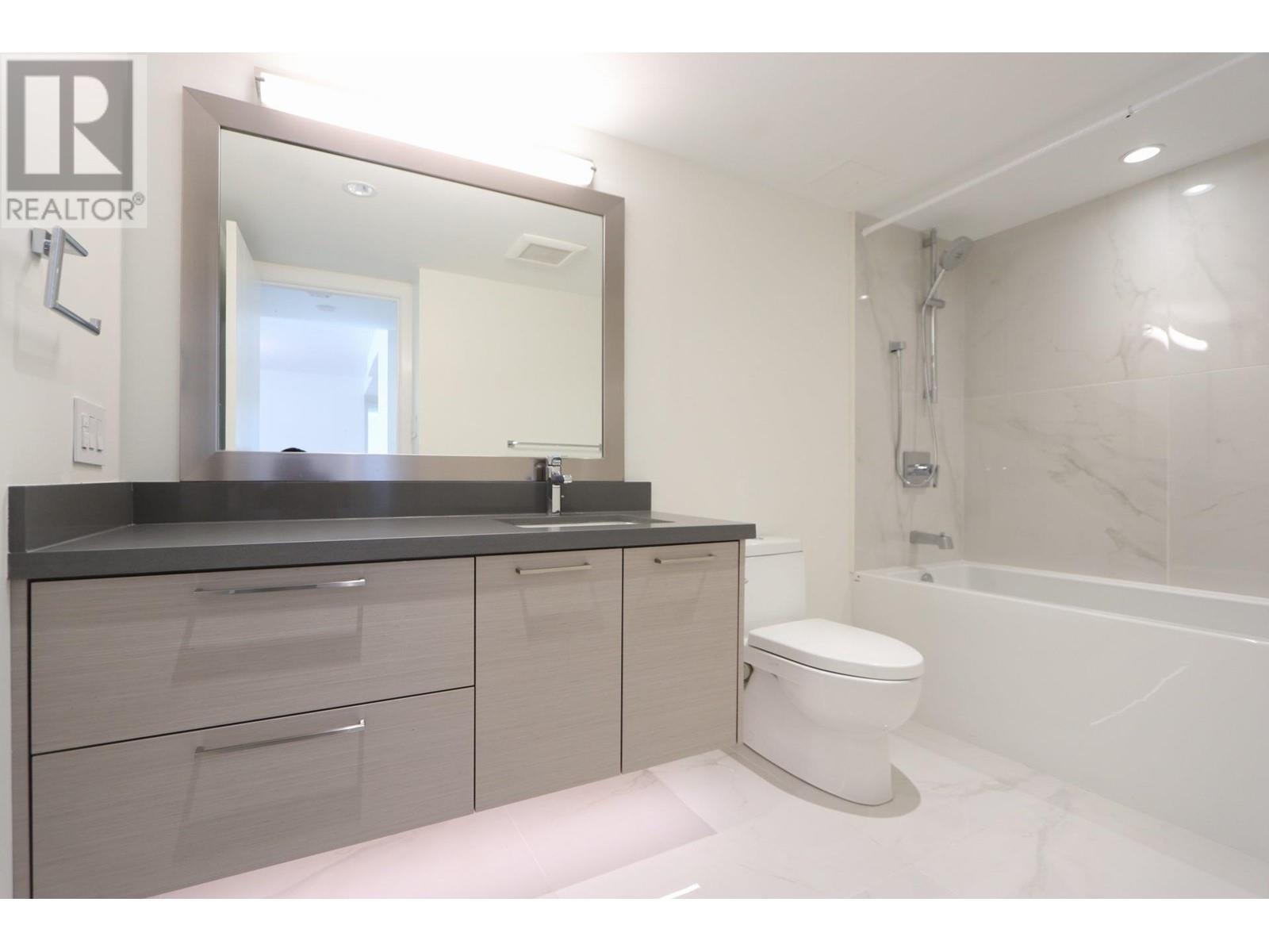 Listing Picture 15 of 26 : 2201 1500 HOWE STREET, Vancouver / 溫哥華 - 魯藝地產 Yvonne Lu Group - MLS Medallion Club Member