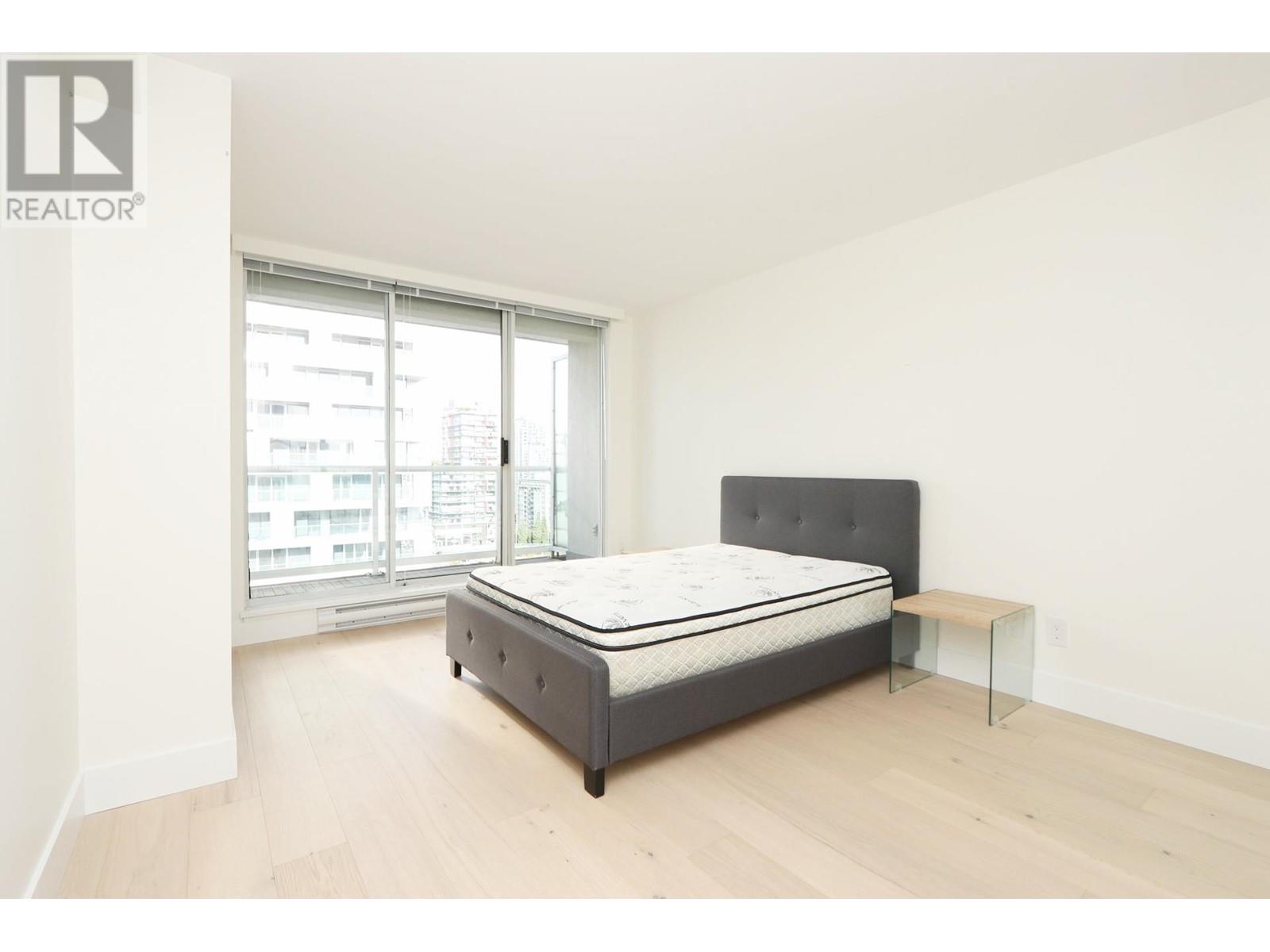 Listing Picture 13 of 26 : 2201 1500 HOWE STREET, Vancouver / 溫哥華 - 魯藝地產 Yvonne Lu Group - MLS Medallion Club Member