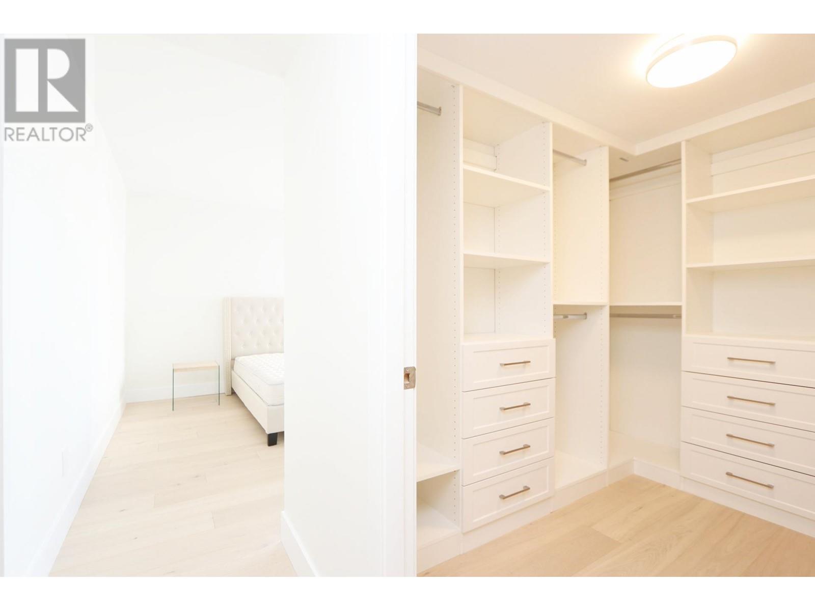 Listing Picture 11 of 26 : 2201 1500 HOWE STREET, Vancouver / 溫哥華 - 魯藝地產 Yvonne Lu Group - MLS Medallion Club Member