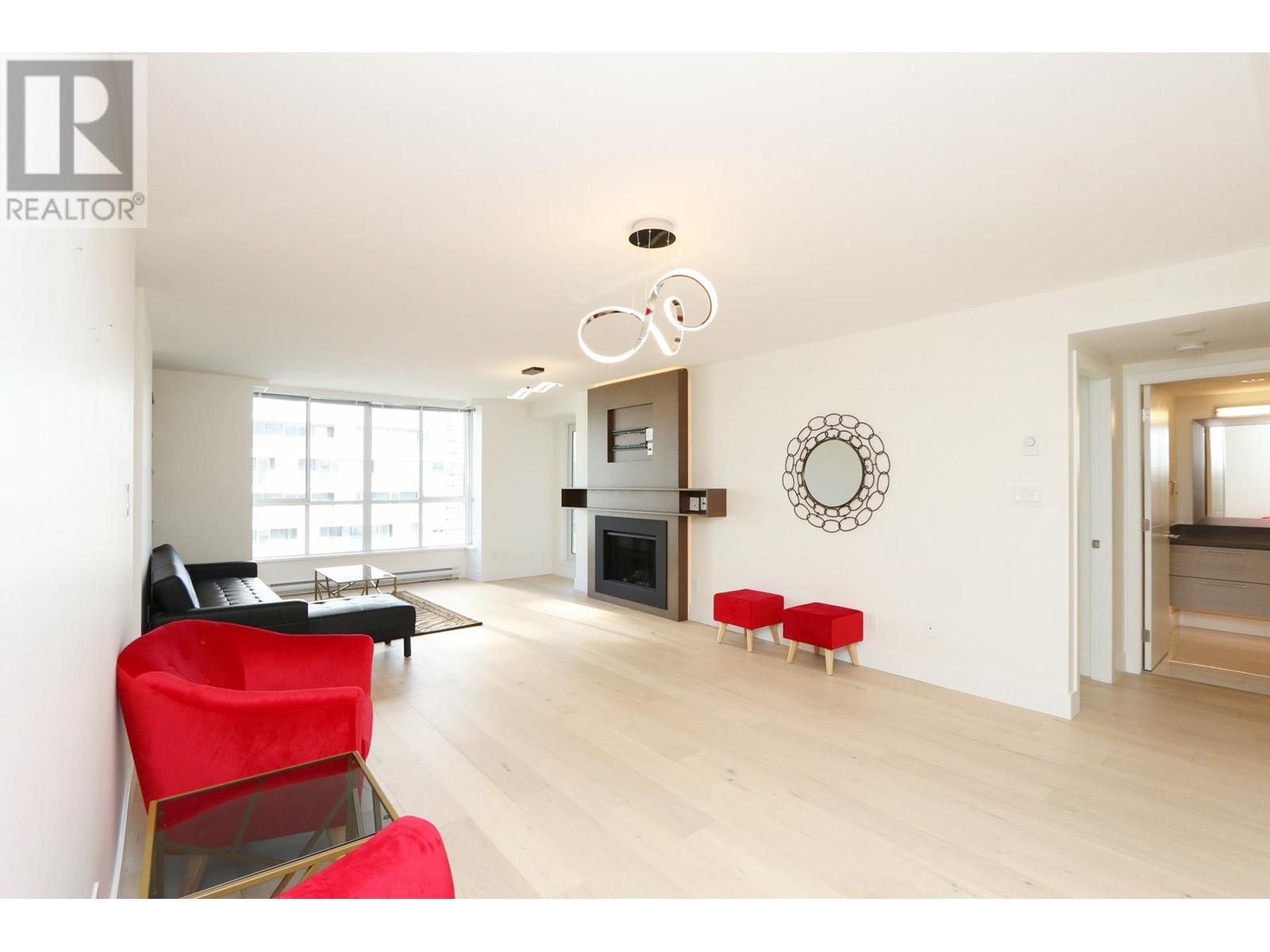 Listing Picture 6 of 26 : 2201 1500 HOWE STREET, Vancouver / 溫哥華 - 魯藝地產 Yvonne Lu Group - MLS Medallion Club Member