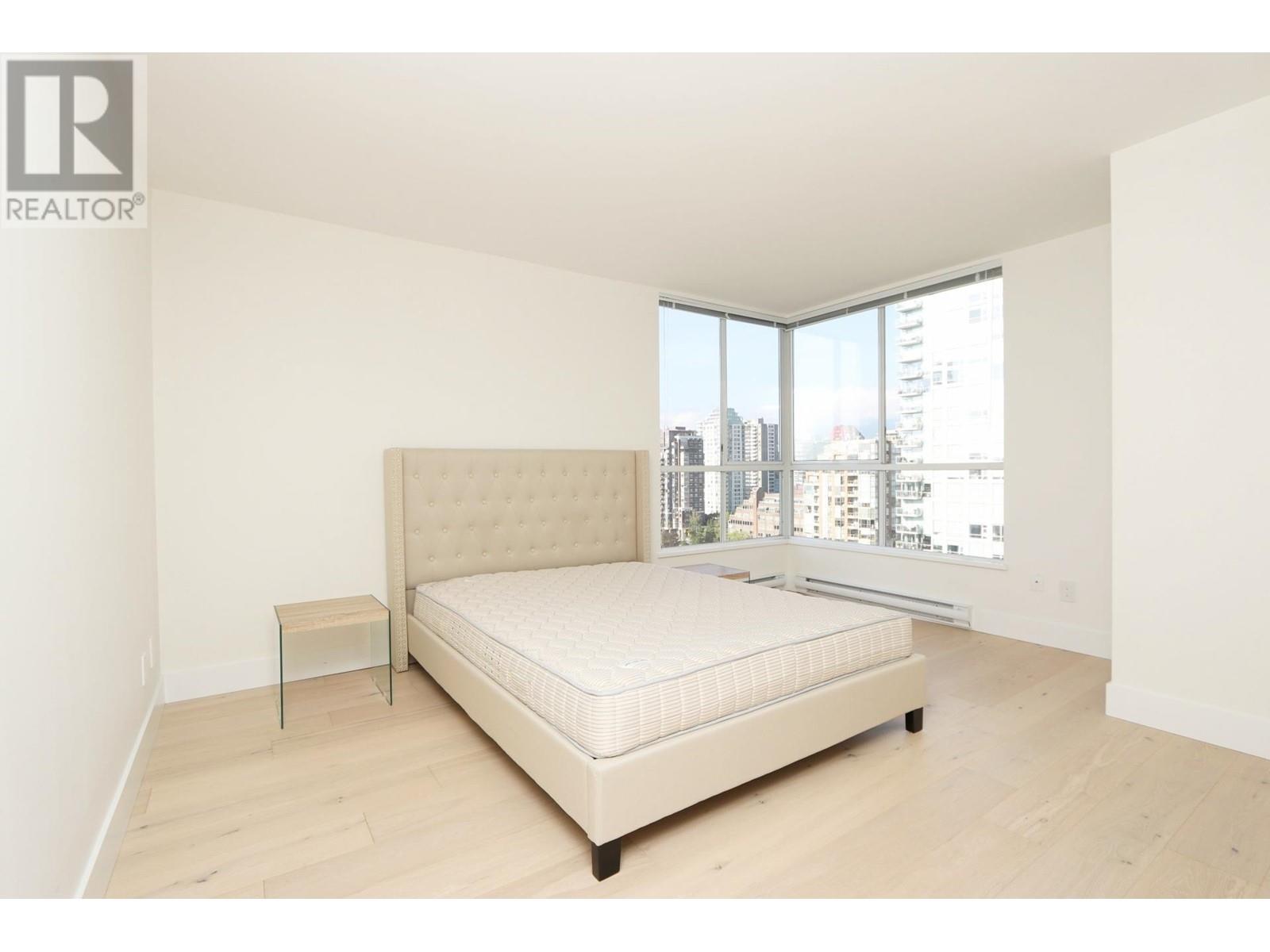 Listing Picture 9 of 26 : 2201 1500 HOWE STREET, Vancouver / 溫哥華 - 魯藝地產 Yvonne Lu Group - MLS Medallion Club Member