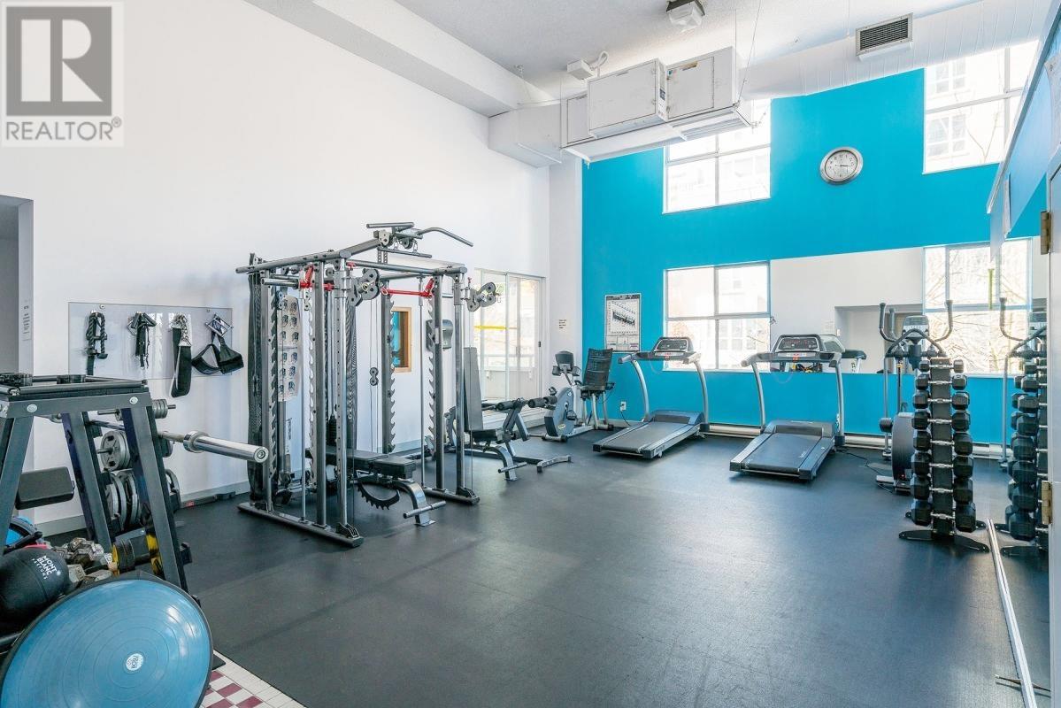 Listing Picture 21 of 26 : 2201 1500 HOWE STREET, Vancouver / 溫哥華 - 魯藝地產 Yvonne Lu Group - MLS Medallion Club Member