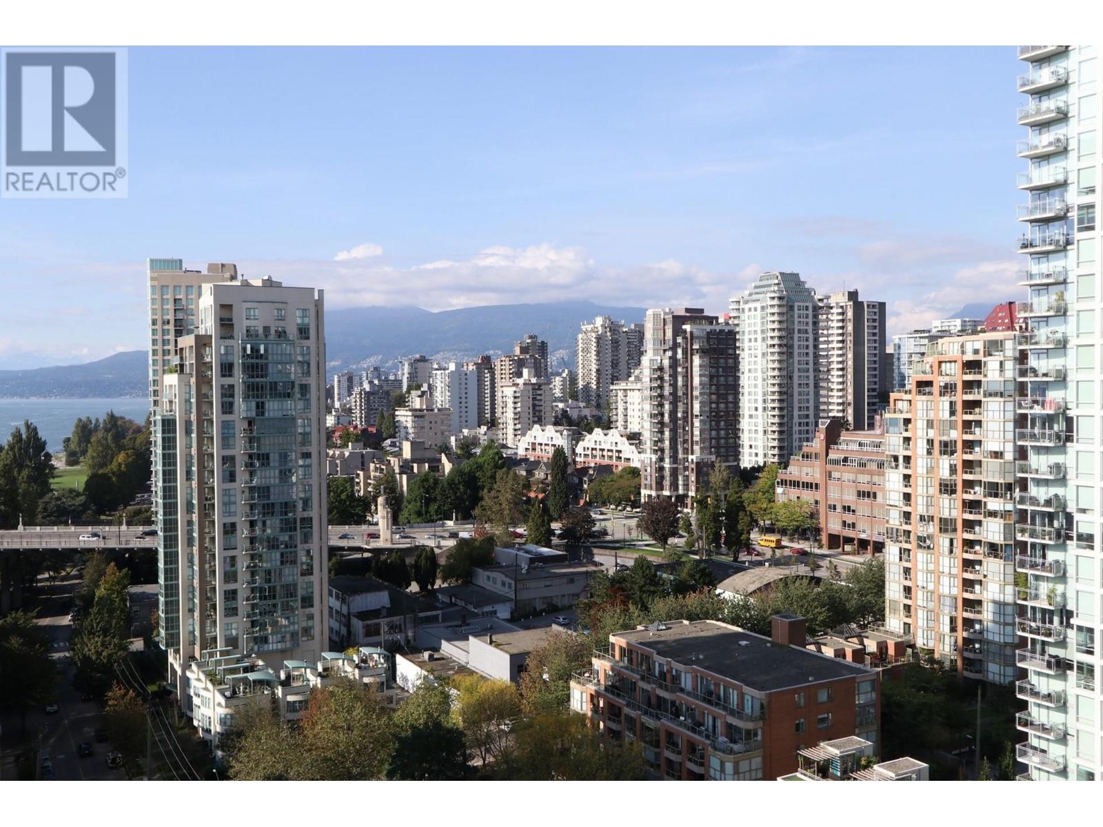 Listing Picture 19 of 26 : 2201 1500 HOWE STREET, Vancouver / 溫哥華 - 魯藝地產 Yvonne Lu Group - MLS Medallion Club Member
