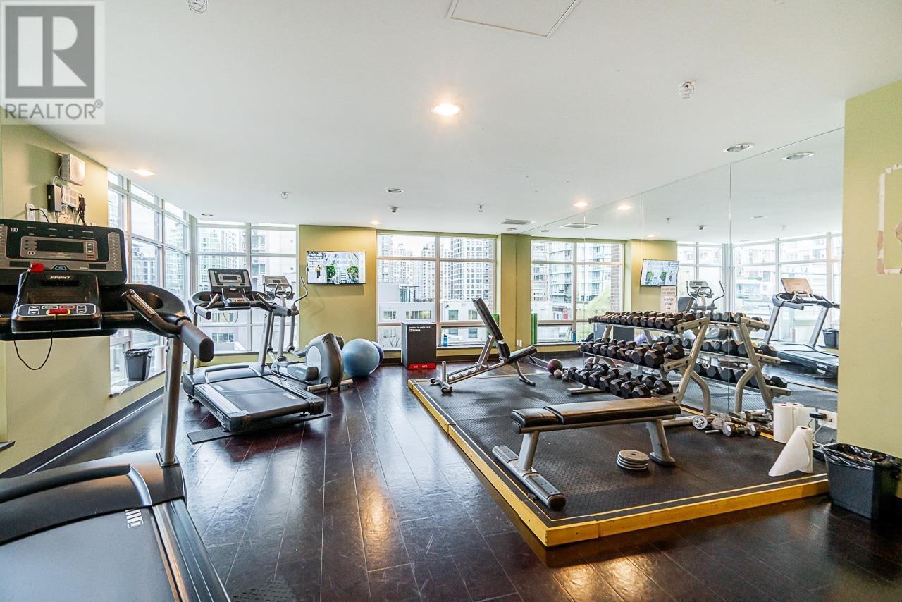 Listing Picture 24 of 30 : 861 RICHARDS STREET, Vancouver / 溫哥華 - 魯藝地產 Yvonne Lu Group - MLS Medallion Club Member