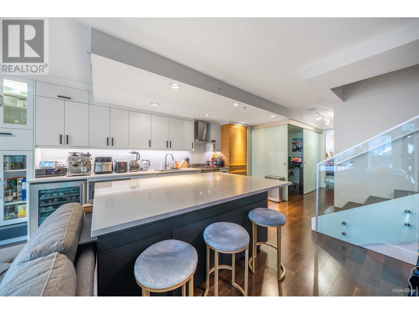 Listing Picture 8 of 30 : 861 RICHARDS STREET, Vancouver / 溫哥華 - 魯藝地產 Yvonne Lu Group - MLS Medallion Club Member