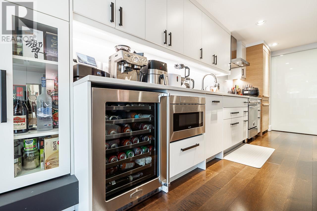 Listing Picture 9 of 30 : 861 RICHARDS STREET, Vancouver / 溫哥華 - 魯藝地產 Yvonne Lu Group - MLS Medallion Club Member