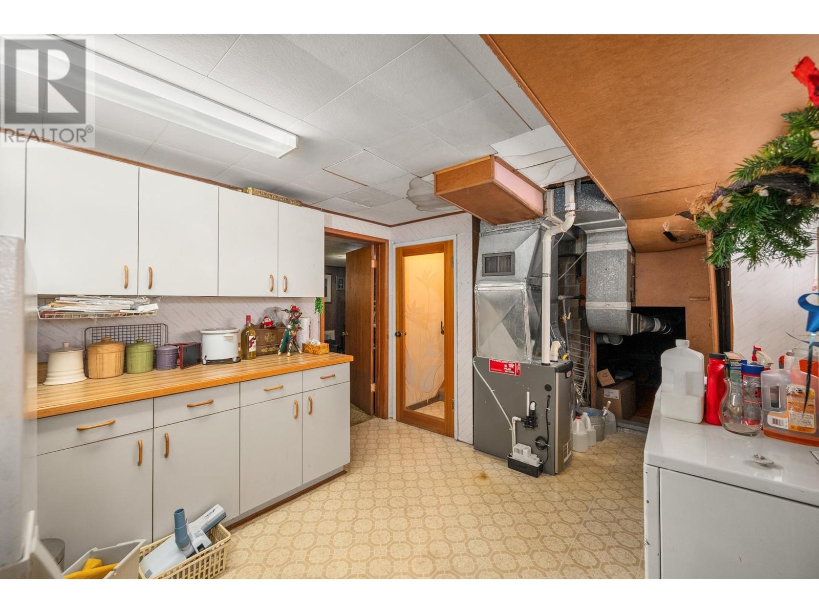 8274 Wedgewood Street, Burnaby, British Columbia  V3N 1C4 - Photo 21 - R2963001