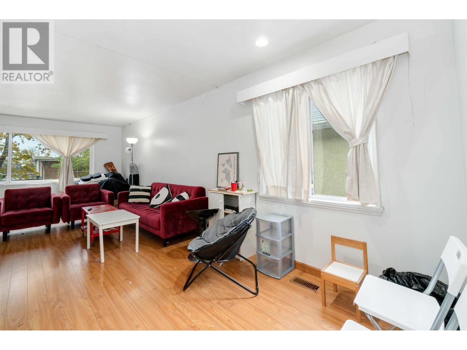 Listing Picture 9 of 38 : 453 E 47TH AVENUE, Vancouver / 溫哥華 - 魯藝地產 Yvonne Lu Group - MLS Medallion Club Member