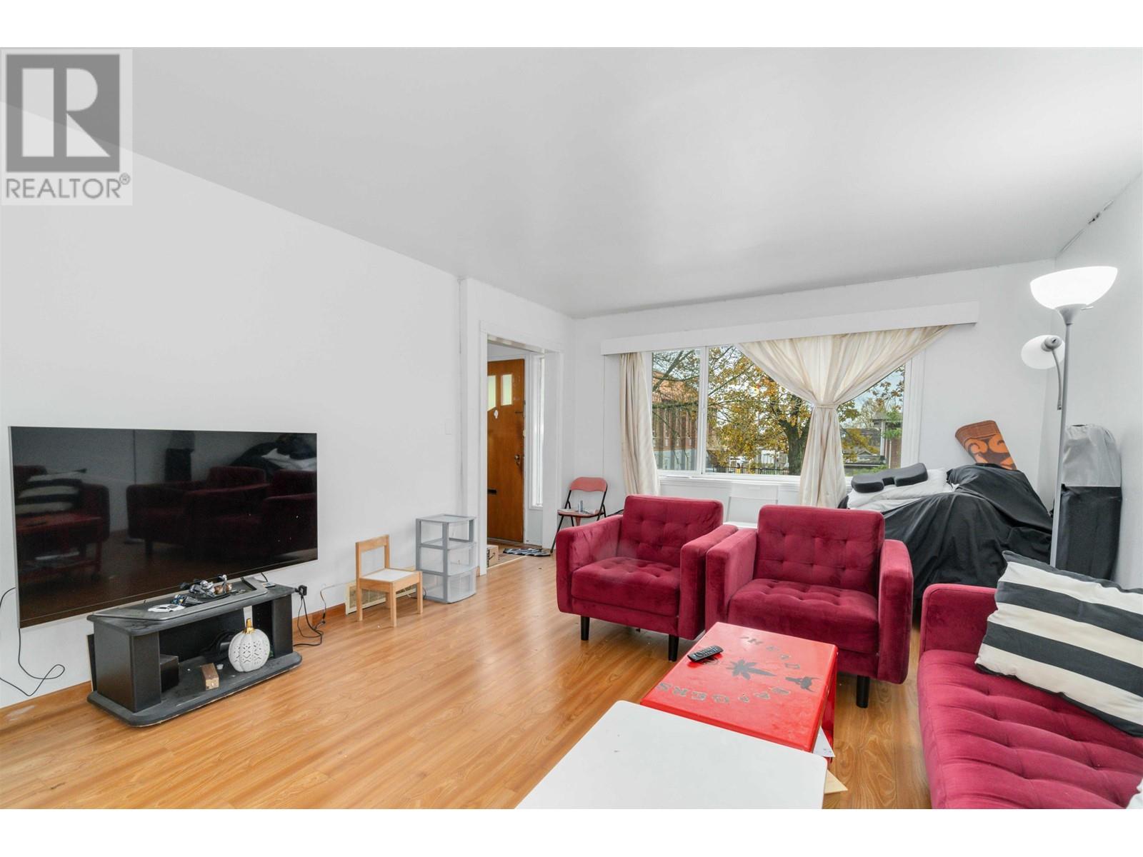 Listing Picture 8 of 38 : 453 E 47TH AVENUE, Vancouver / 溫哥華 - 魯藝地產 Yvonne Lu Group - MLS Medallion Club Member