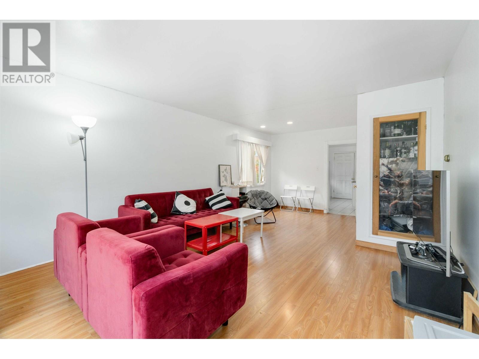 Listing Picture 4 of 38 : 453 E 47TH AVENUE, Vancouver / 溫哥華 - 魯藝地產 Yvonne Lu Group - MLS Medallion Club Member