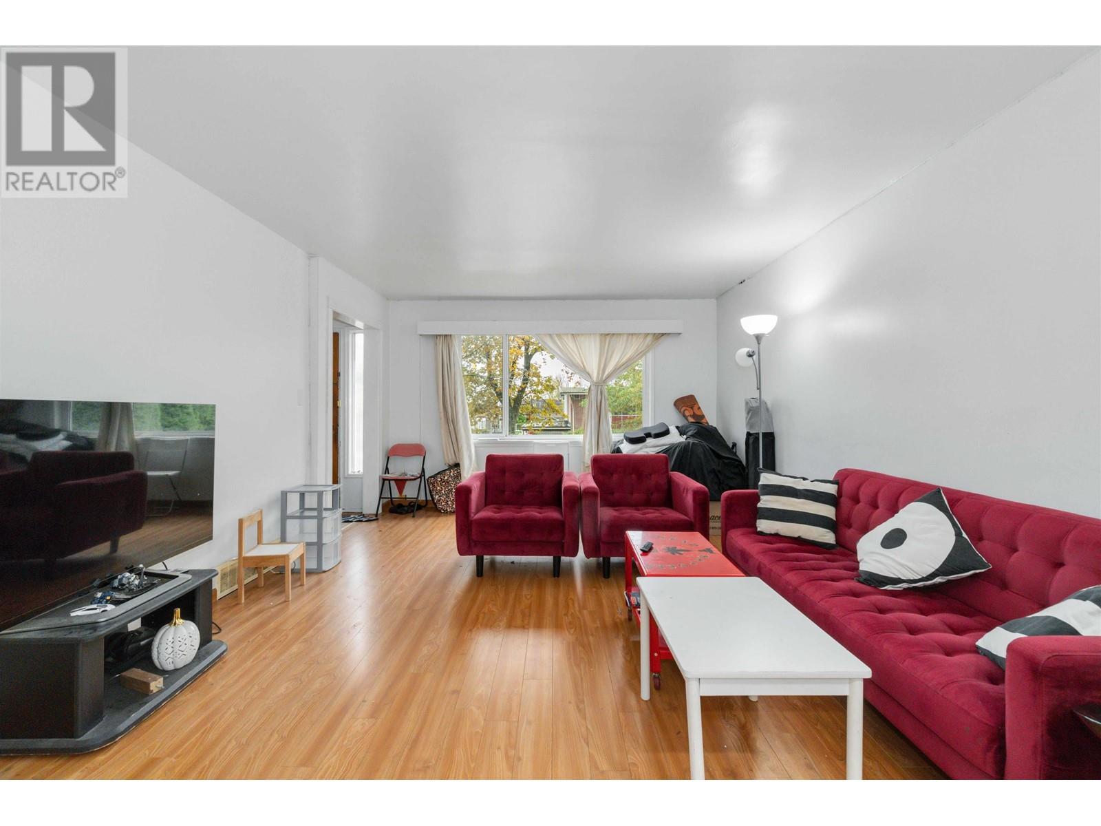 Listing Picture 6 of 38 : 453 E 47TH AVENUE, Vancouver / 溫哥華 - 魯藝地產 Yvonne Lu Group - MLS Medallion Club Member