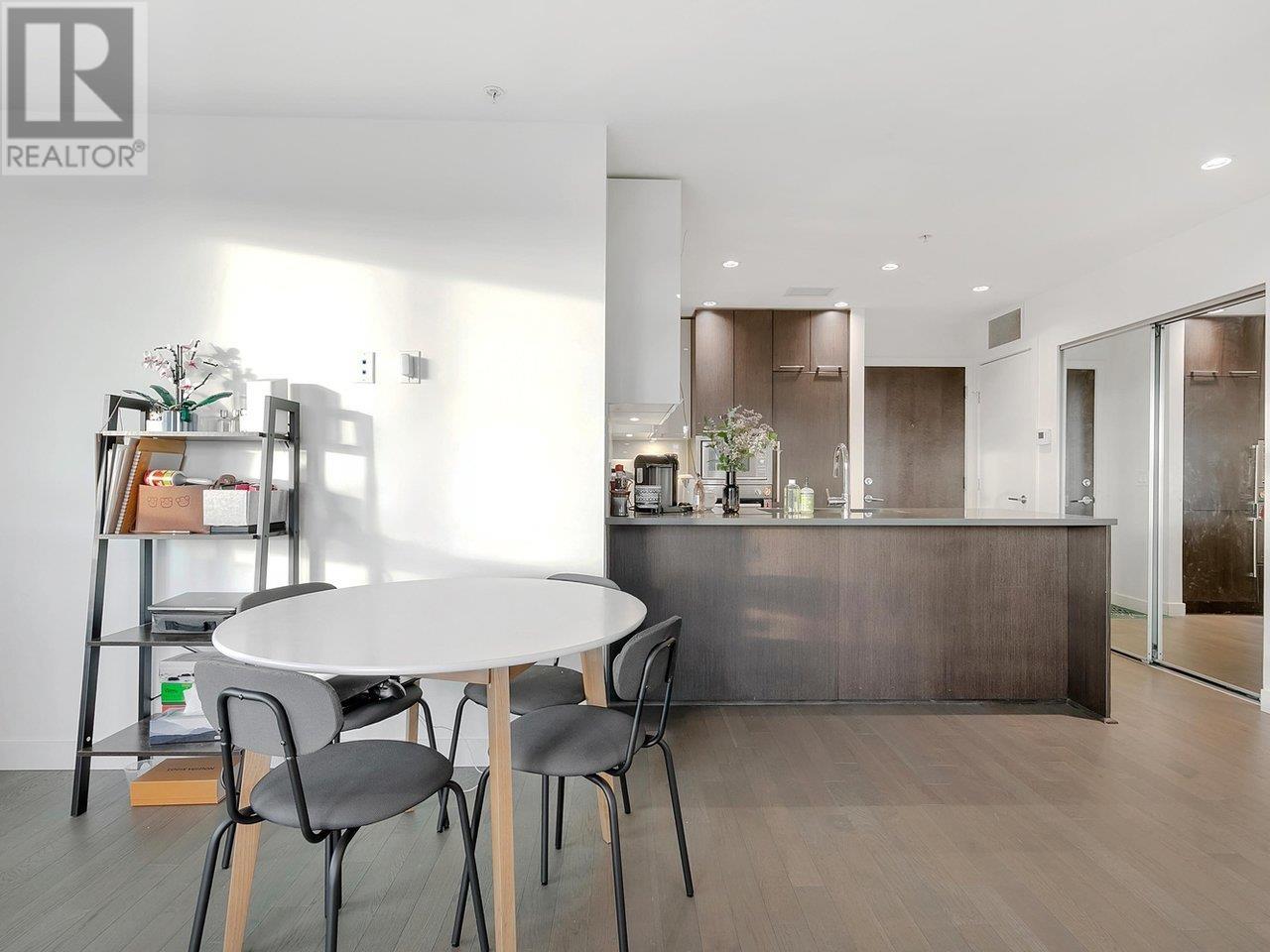 Listing Picture 5 of 21 : 412 4033 MAY DRIVE, Richmond / 烈治文 - 魯藝地產 Yvonne Lu Group - MLS Medallion Club Member