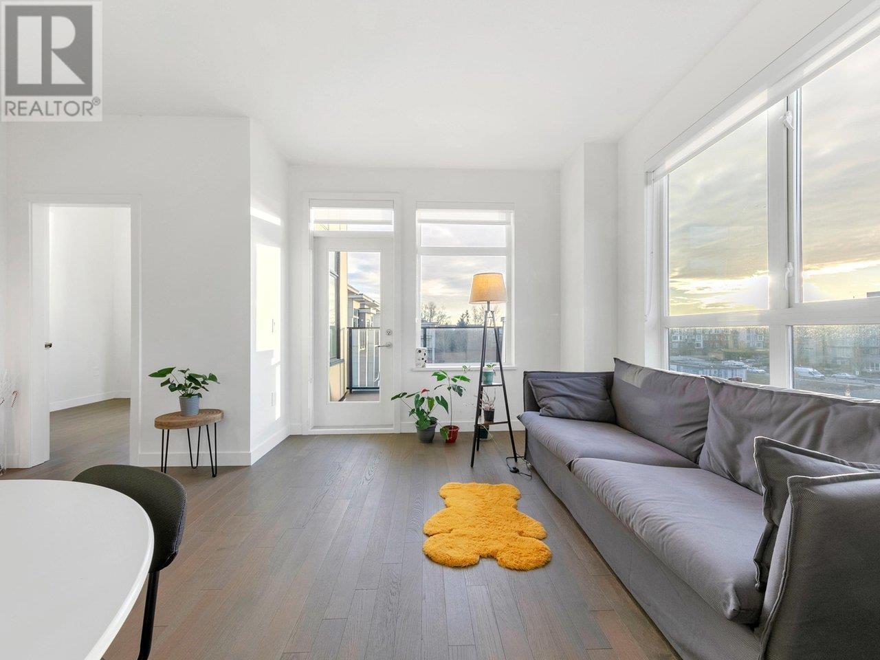 Listing Picture 6 of 21 : 412 4033 MAY DRIVE, Richmond / 烈治文 - 魯藝地產 Yvonne Lu Group - MLS Medallion Club Member