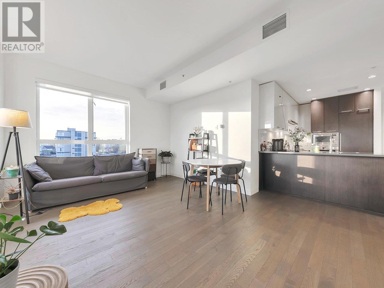 Listing Picture 7 of 21 : 412 4033 MAY DRIVE, Richmond / 烈治文 - 魯藝地產 Yvonne Lu Group - MLS Medallion Club Member