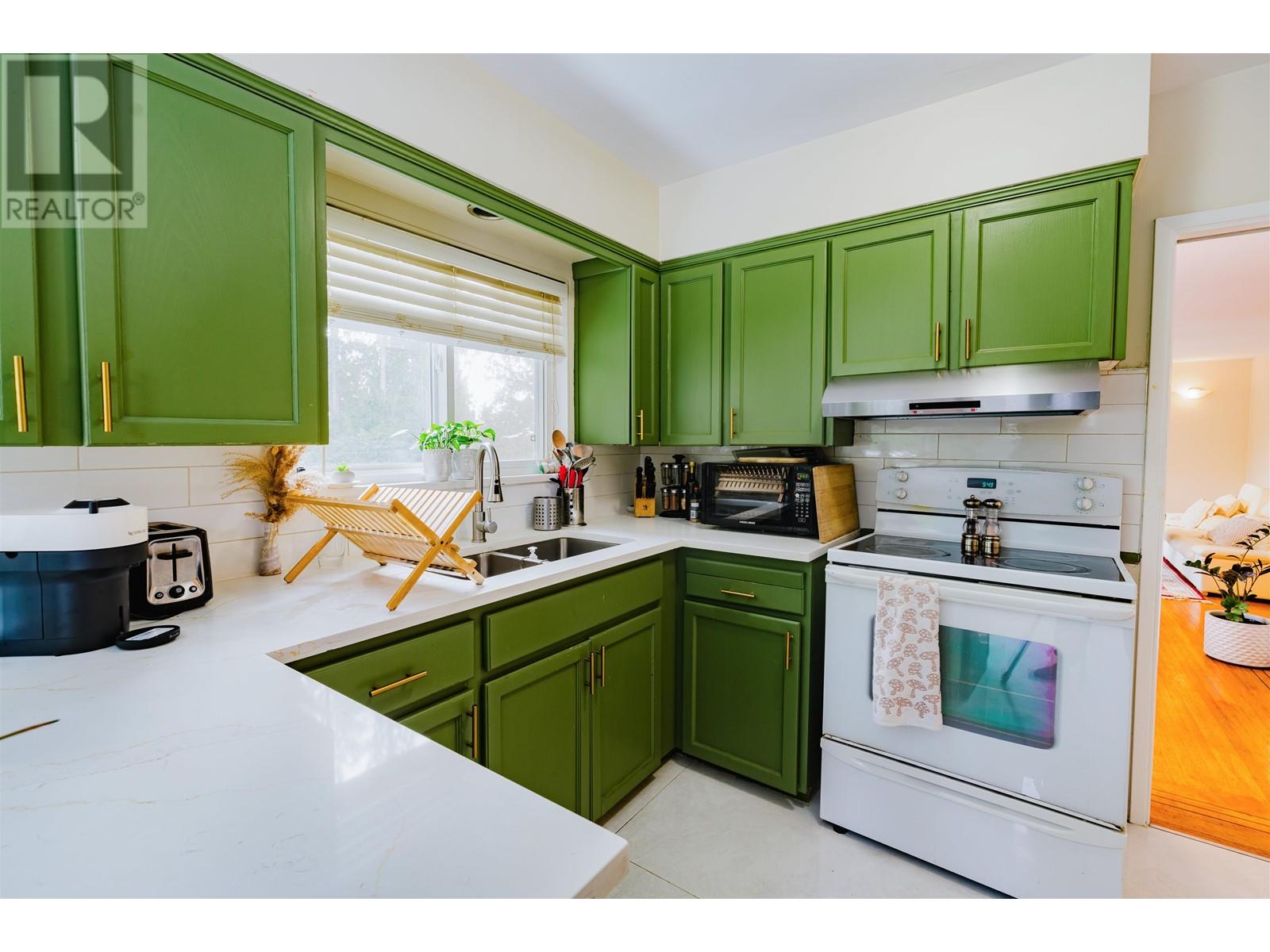 1648 Scarborough Crescent, Port Coquitlam, British Columbia  V3C 2R1 - Photo 15 - R2965565
