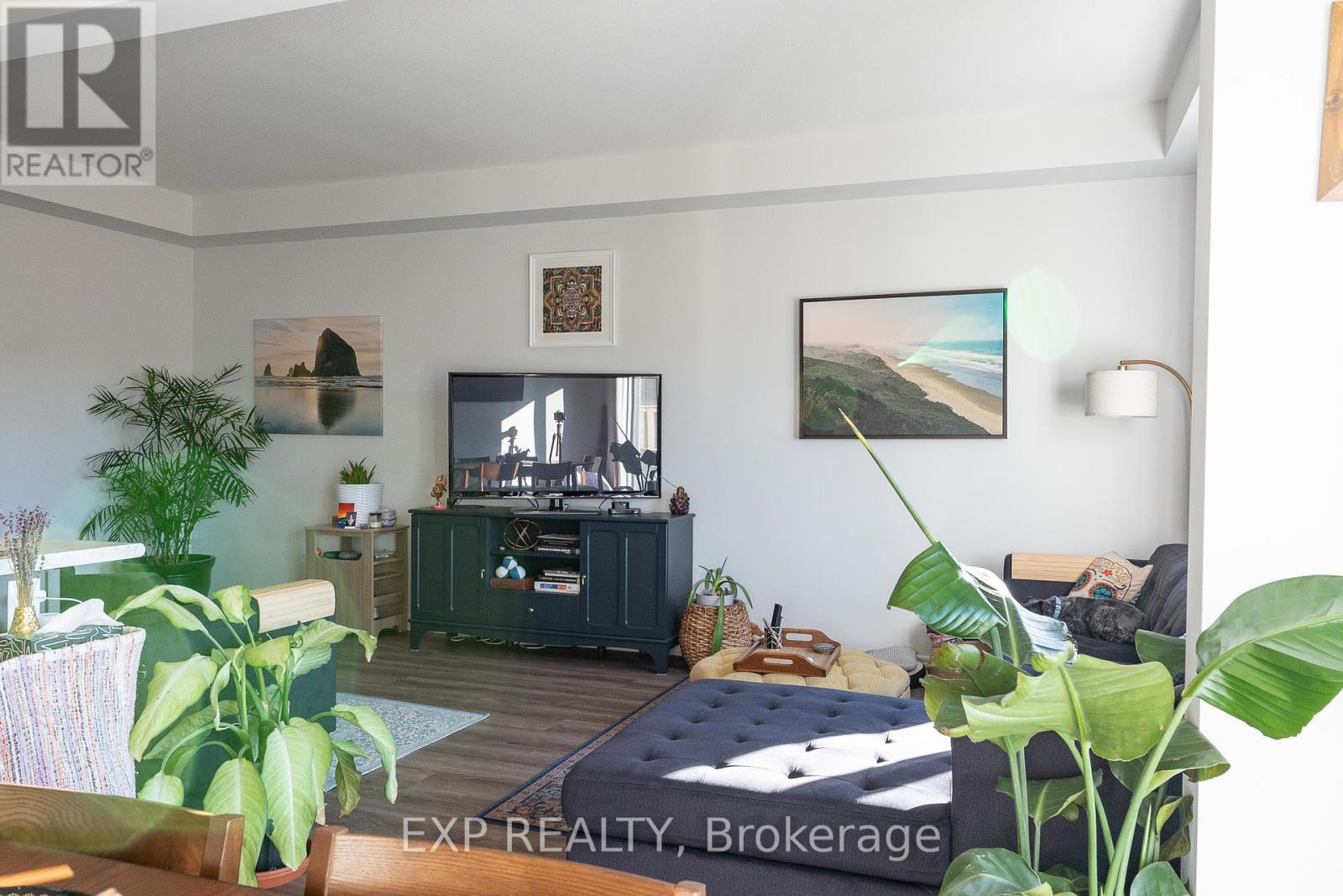 Property at 204 SUNFLOWER PLACE image 3