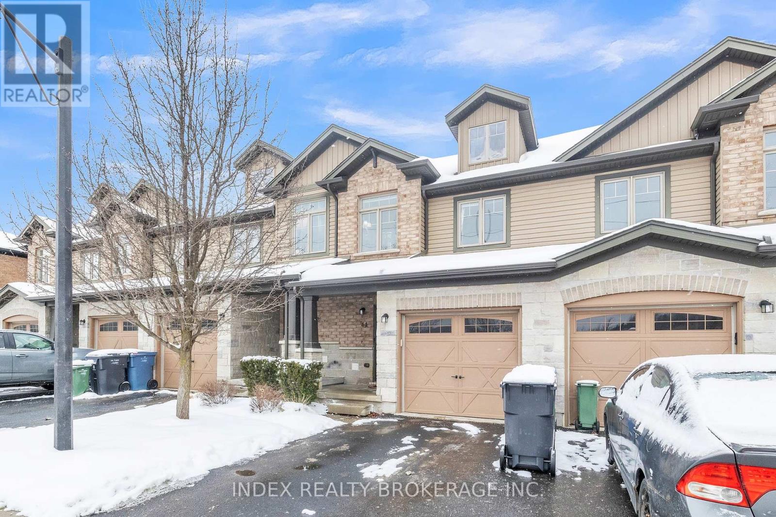 Property at 44 ARLINGTON CRESCENT image 3