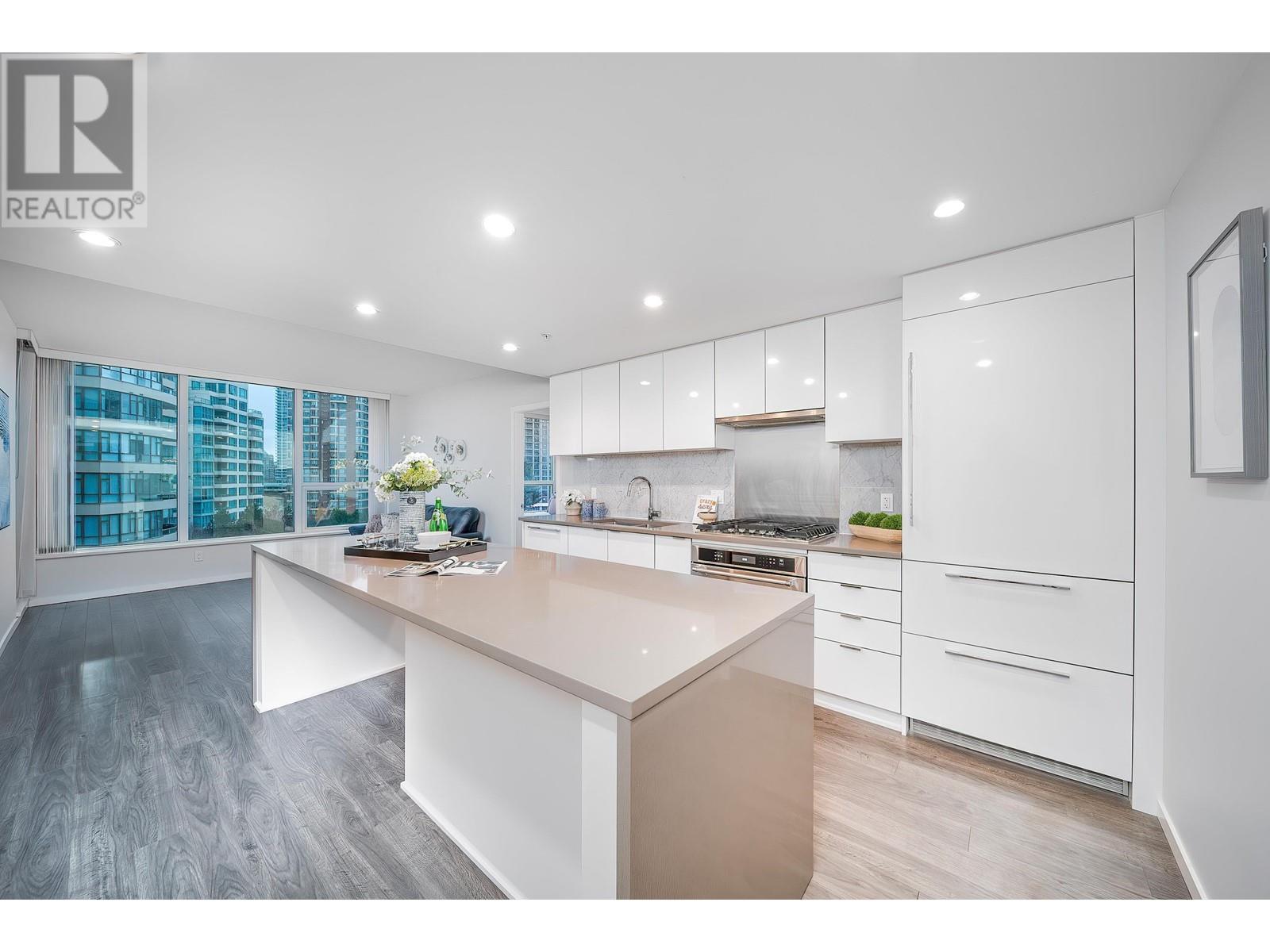 Listing Picture 9 of 15 : 902 5883 BARKER AVENUE, Burnaby / 本拿比 - 魯藝地產 Yvonne Lu Group - MLS Medallion Club Member