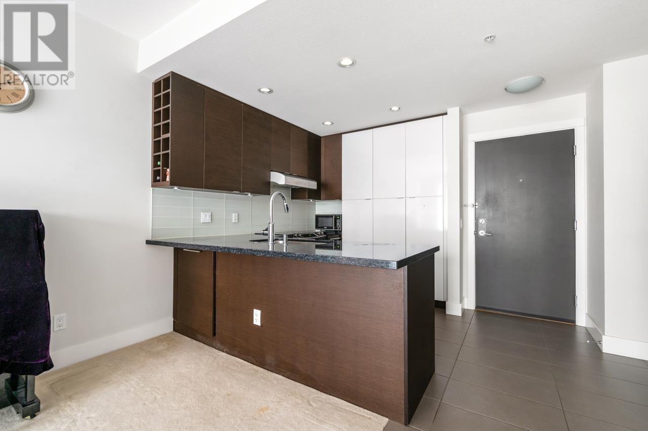 Listing Picture 4 of 19 : 301 3478 WESBROOK MALL, Vancouver / 溫哥華 - 魯藝地產 Yvonne Lu Group - MLS Medallion Club Member