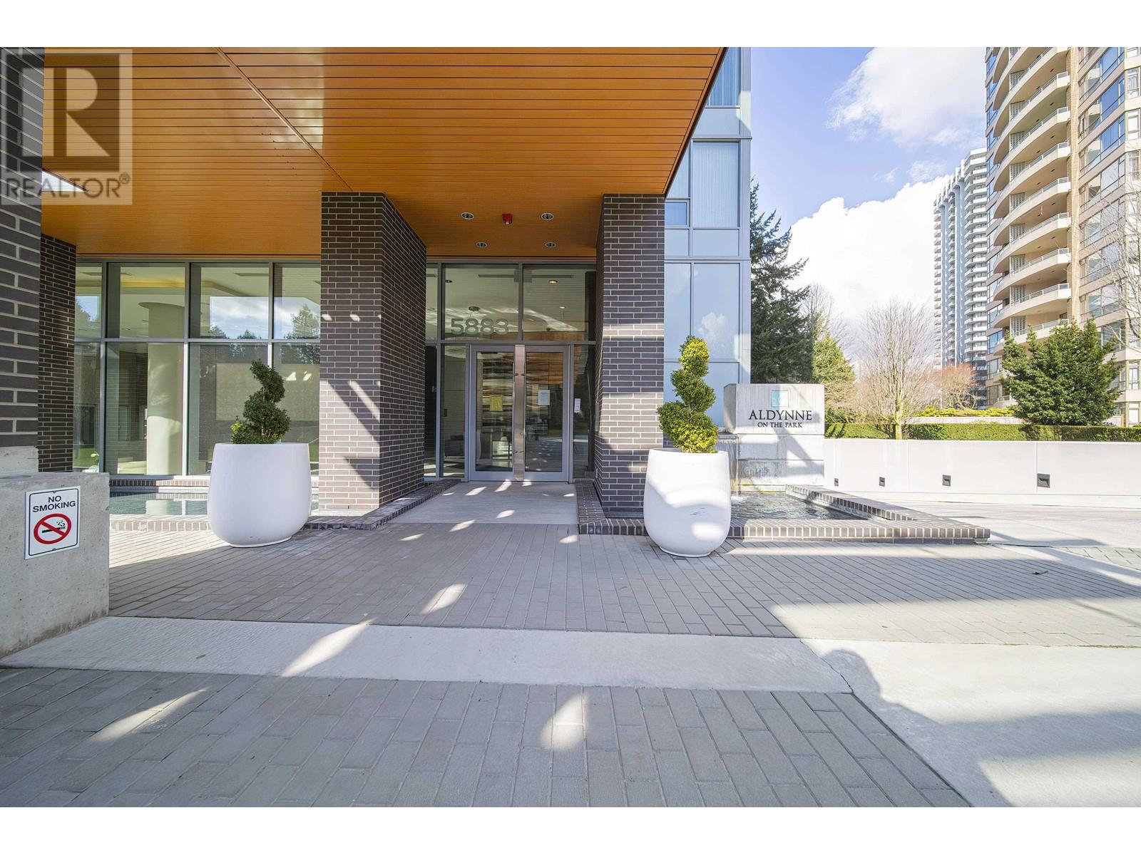 902 5883 BARKER AVENUE, Burnaby
