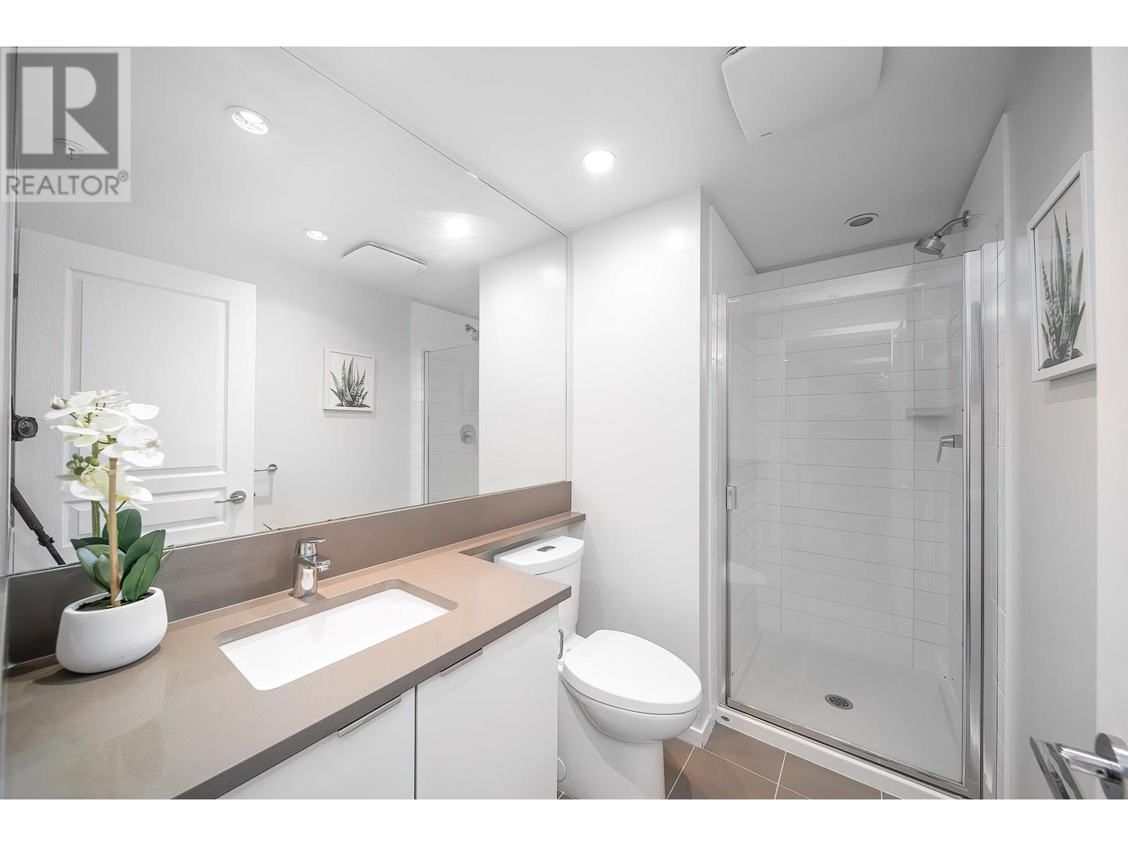 Listing Picture 6 of 15 : 902 5883 BARKER AVENUE, Burnaby / 本拿比 - 魯藝地產 Yvonne Lu Group - MLS Medallion Club Member