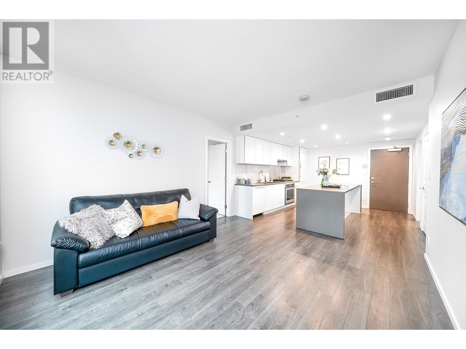 Listing Picture 3 of 15 : 902 5883 BARKER AVENUE, Burnaby / 本拿比 - 魯藝地產 Yvonne Lu Group - MLS Medallion Club Member