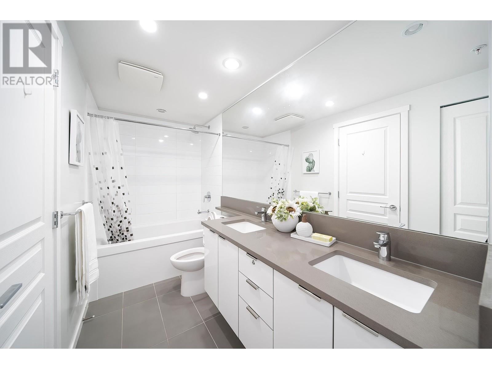 Listing Picture 7 of 15 : 902 5883 BARKER AVENUE, Burnaby / 本拿比 - 魯藝地產 Yvonne Lu Group - MLS Medallion Club Member