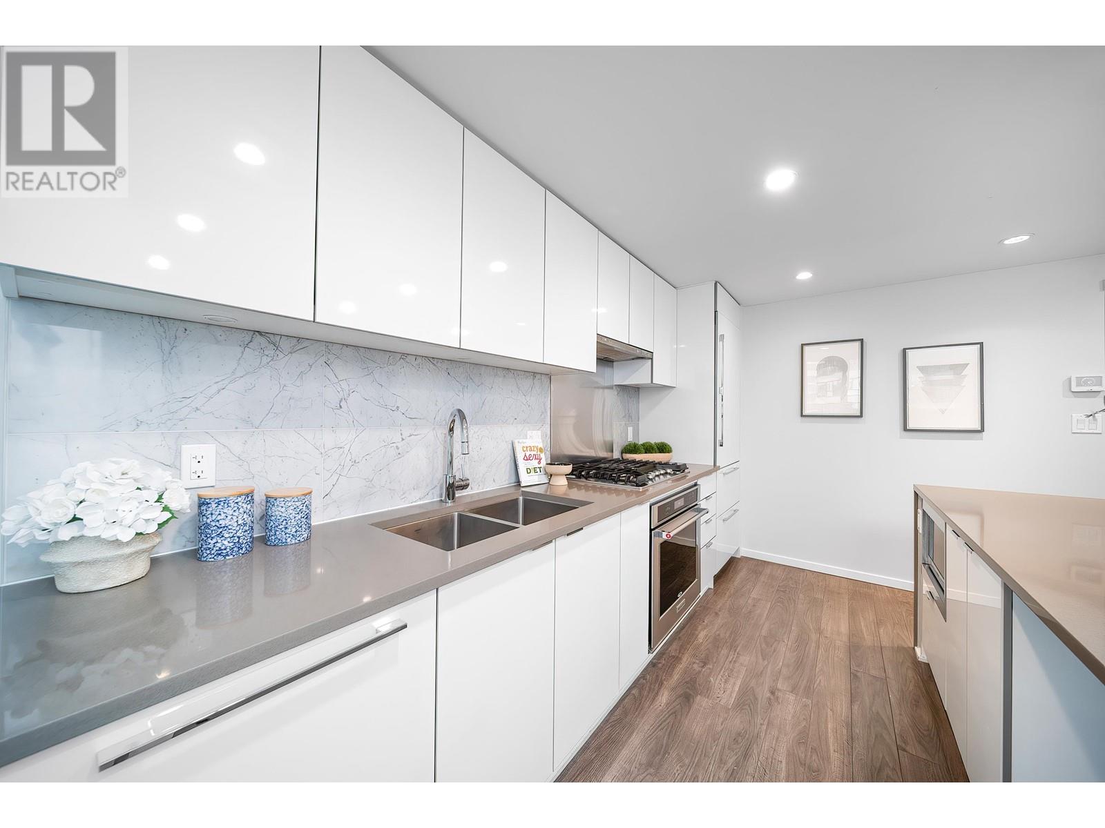 Listing Picture 13 of 15 : 902 5883 BARKER AVENUE, Burnaby / 本拿比 - 魯藝地產 Yvonne Lu Group - MLS Medallion Club Member
