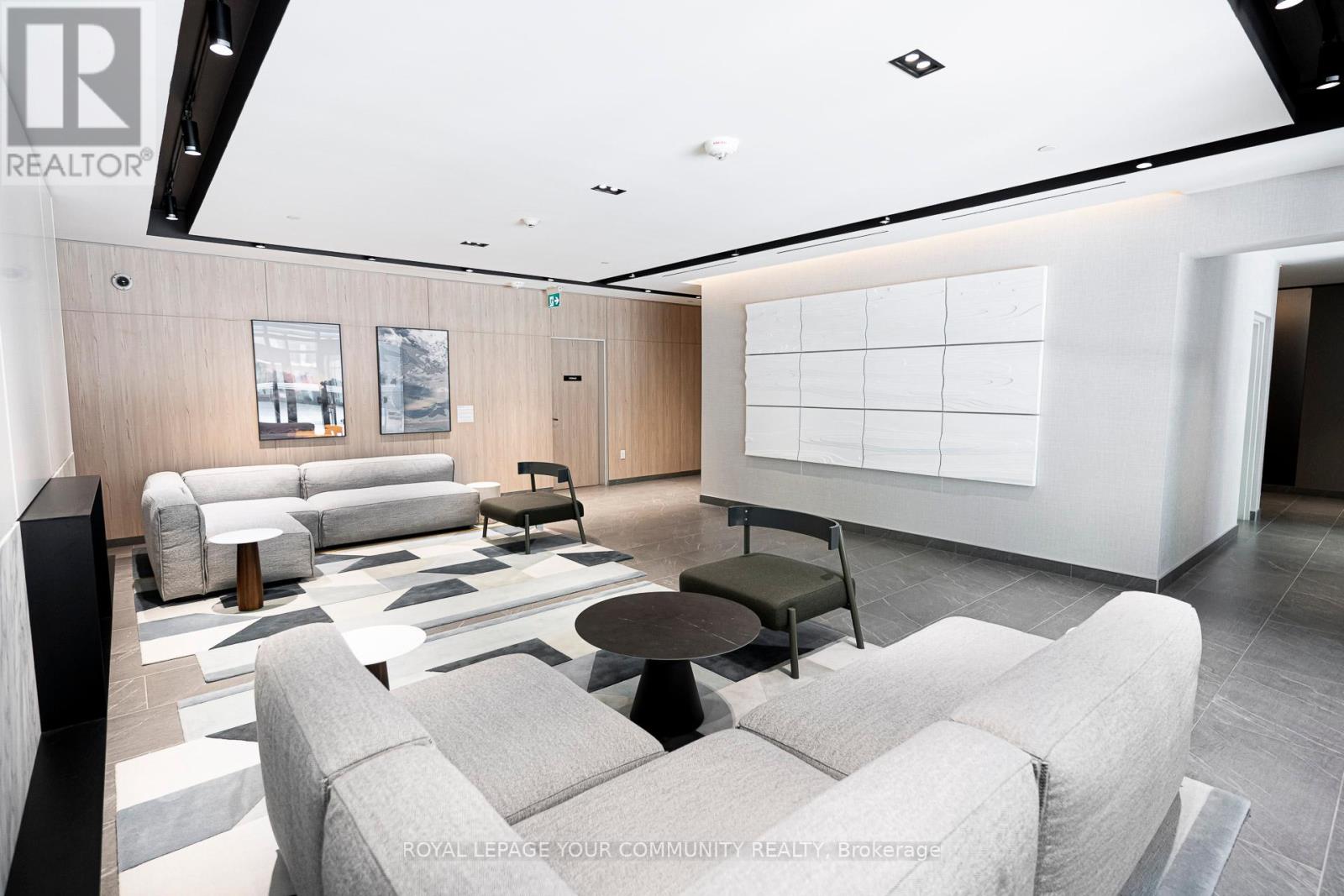Property at 201 - 34 TUBMAN AVENUE image 3