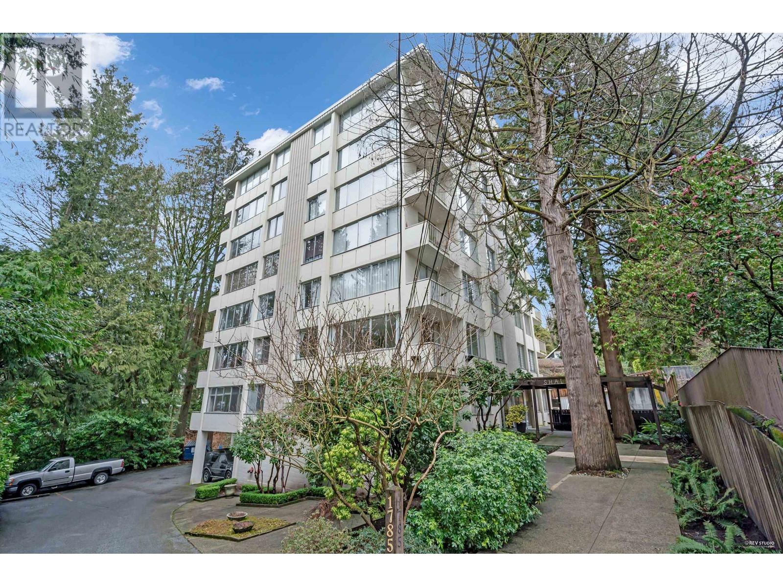 205 1785 ESQUIMALT AVENUE