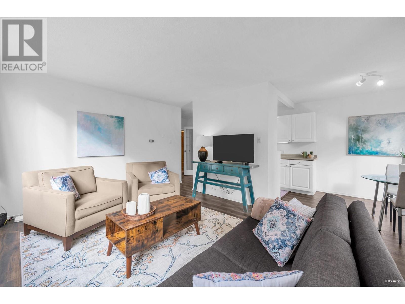 205 1785 ESQUIMALT AVENUE