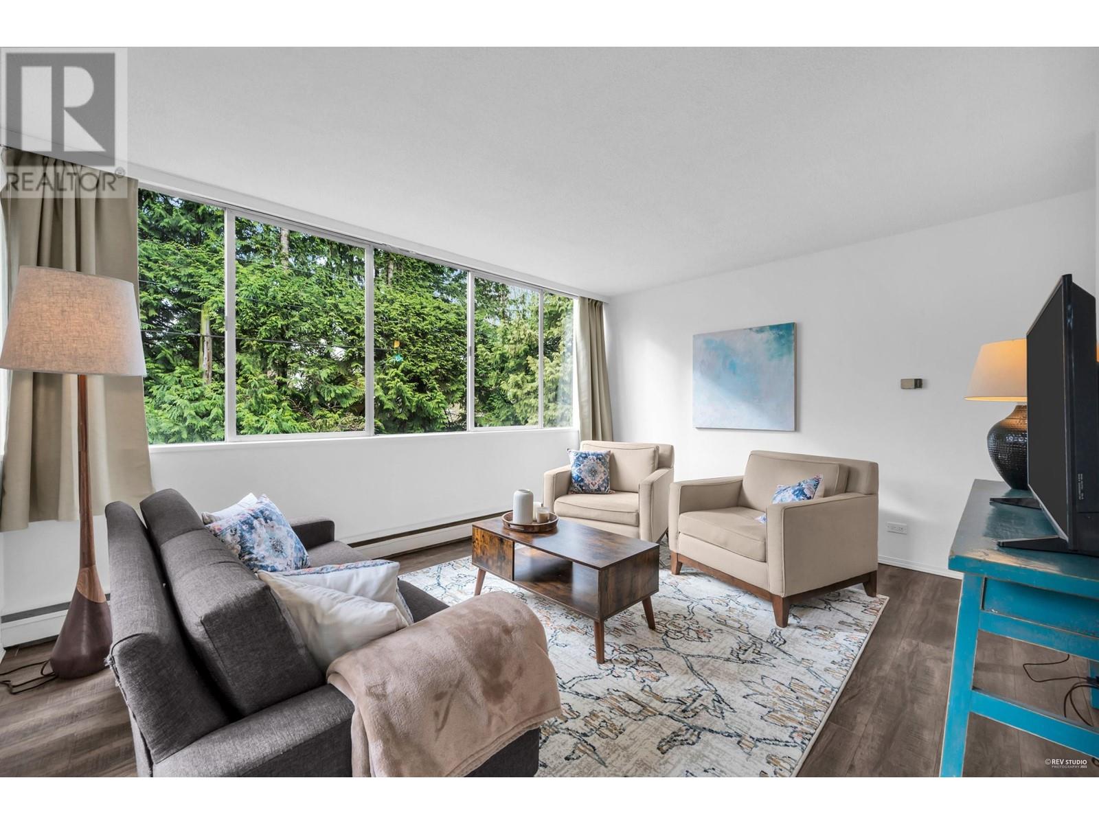 205 1785 ESQUIMALT AVENUE