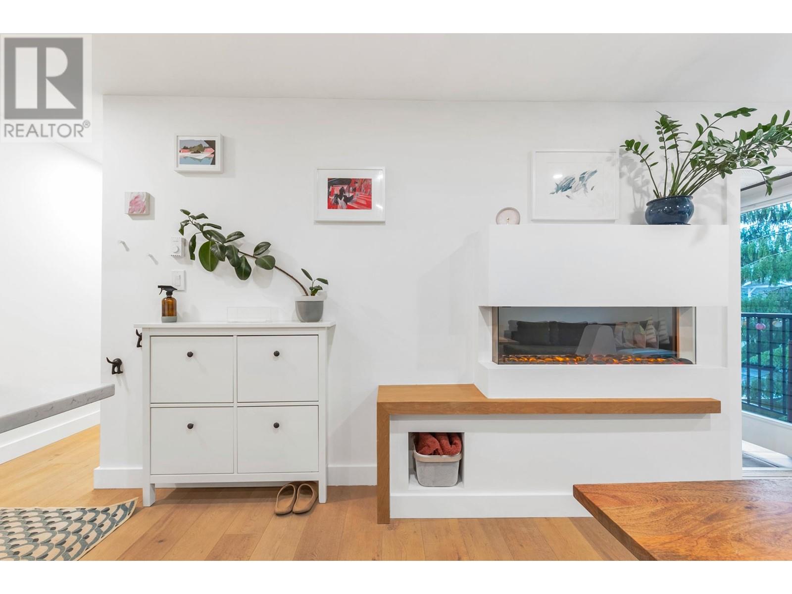 Listing Picture 15 of 31 : 308 1060 E BROADWAY, Vancouver / 溫哥華 - 魯藝地產 Yvonne Lu Group - MLS Medallion Club Member