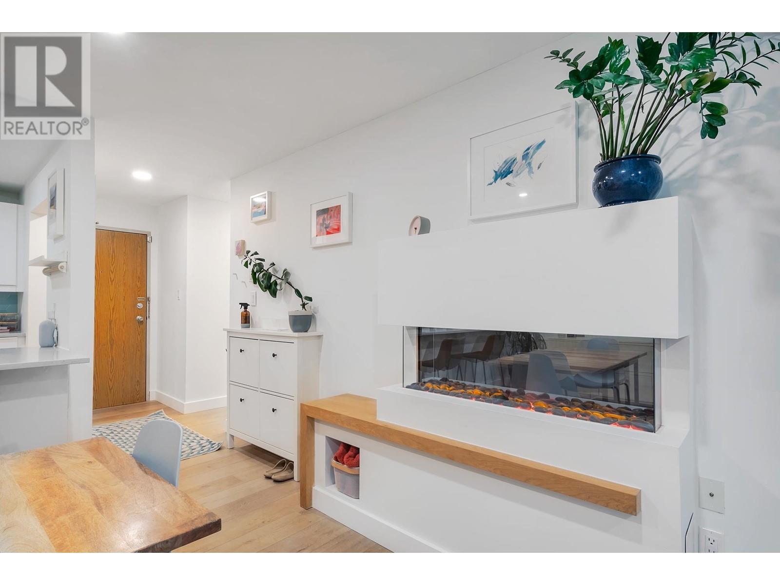 Listing Picture 16 of 31 : 308 1060 E BROADWAY, Vancouver / 溫哥華 - 魯藝地產 Yvonne Lu Group - MLS Medallion Club Member