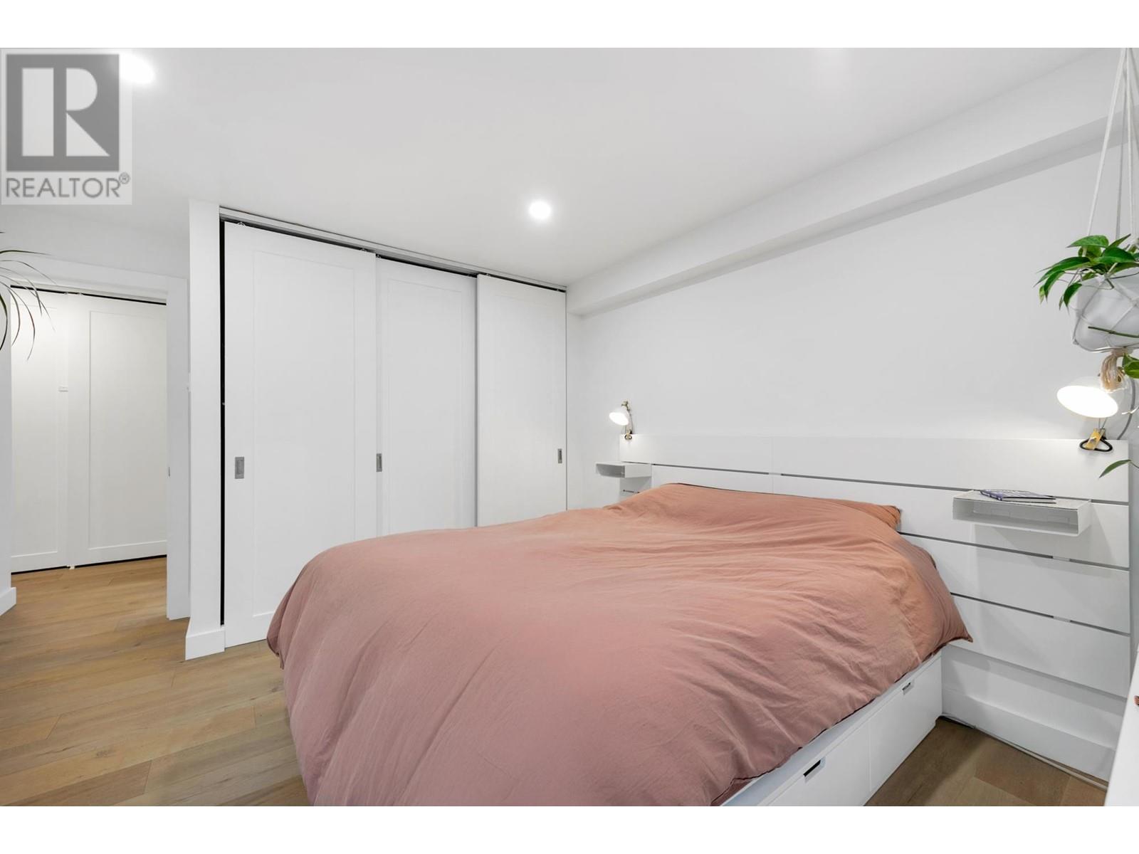 Listing Picture 20 of 31 : 308 1060 E BROADWAY, Vancouver / 溫哥華 - 魯藝地產 Yvonne Lu Group - MLS Medallion Club Member