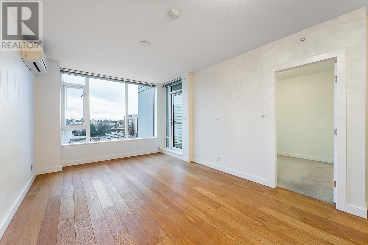 Listing Picture 7 of 26 : 703 6951 ELMBRIDGE WAY, Richmond / 烈治文 - 魯藝地產 Yvonne Lu Group - MLS Medallion Club Member