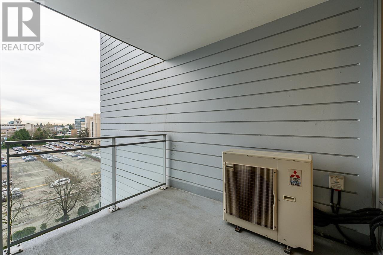Listing Picture 18 of 26 : 703 6951 ELMBRIDGE WAY, Richmond / 烈治文 - 魯藝地產 Yvonne Lu Group - MLS Medallion Club Member