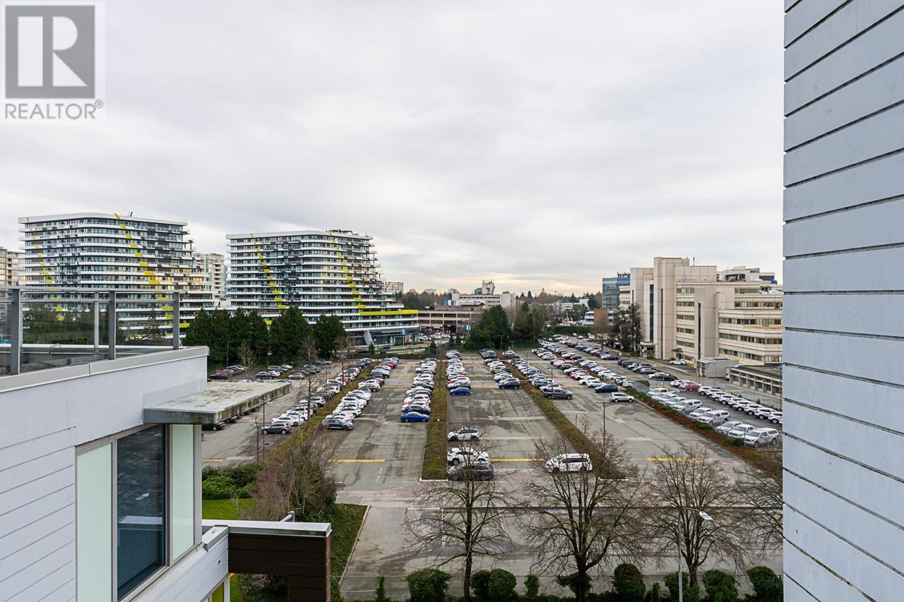 Listing Picture 21 of 26 : 703 6951 ELMBRIDGE WAY, Richmond / 烈治文 - 魯藝地產 Yvonne Lu Group - MLS Medallion Club Member