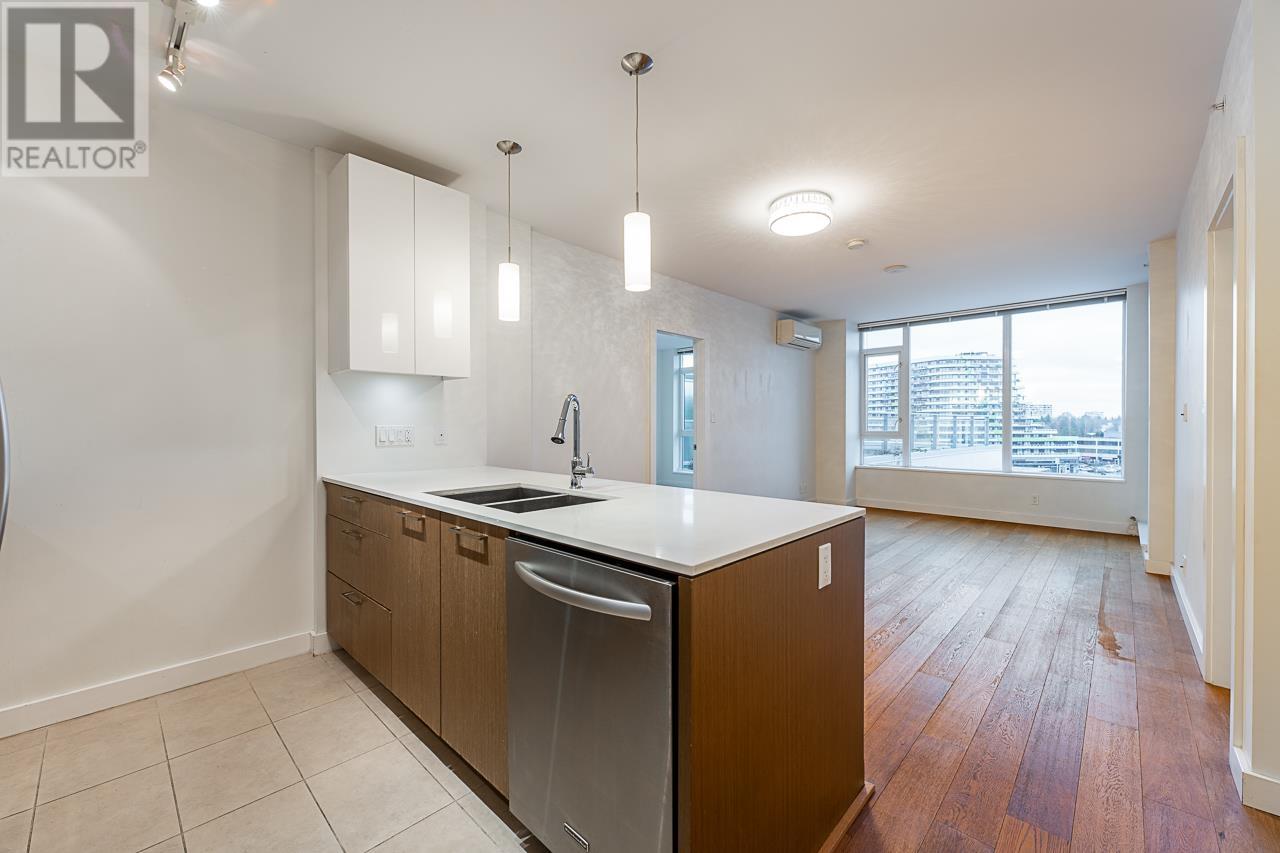 Listing Picture 2 of 26 : 703 6951 ELMBRIDGE WAY, Richmond / 烈治文 - 魯藝地產 Yvonne Lu Group - MLS Medallion Club Member