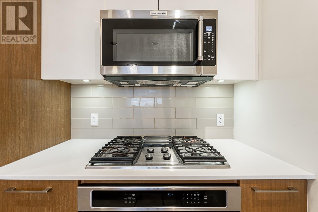 Listing Picture 5 of 26 : 703 6951 ELMBRIDGE WAY, Richmond / 烈治文 - 魯藝地產 Yvonne Lu Group - MLS Medallion Club Member