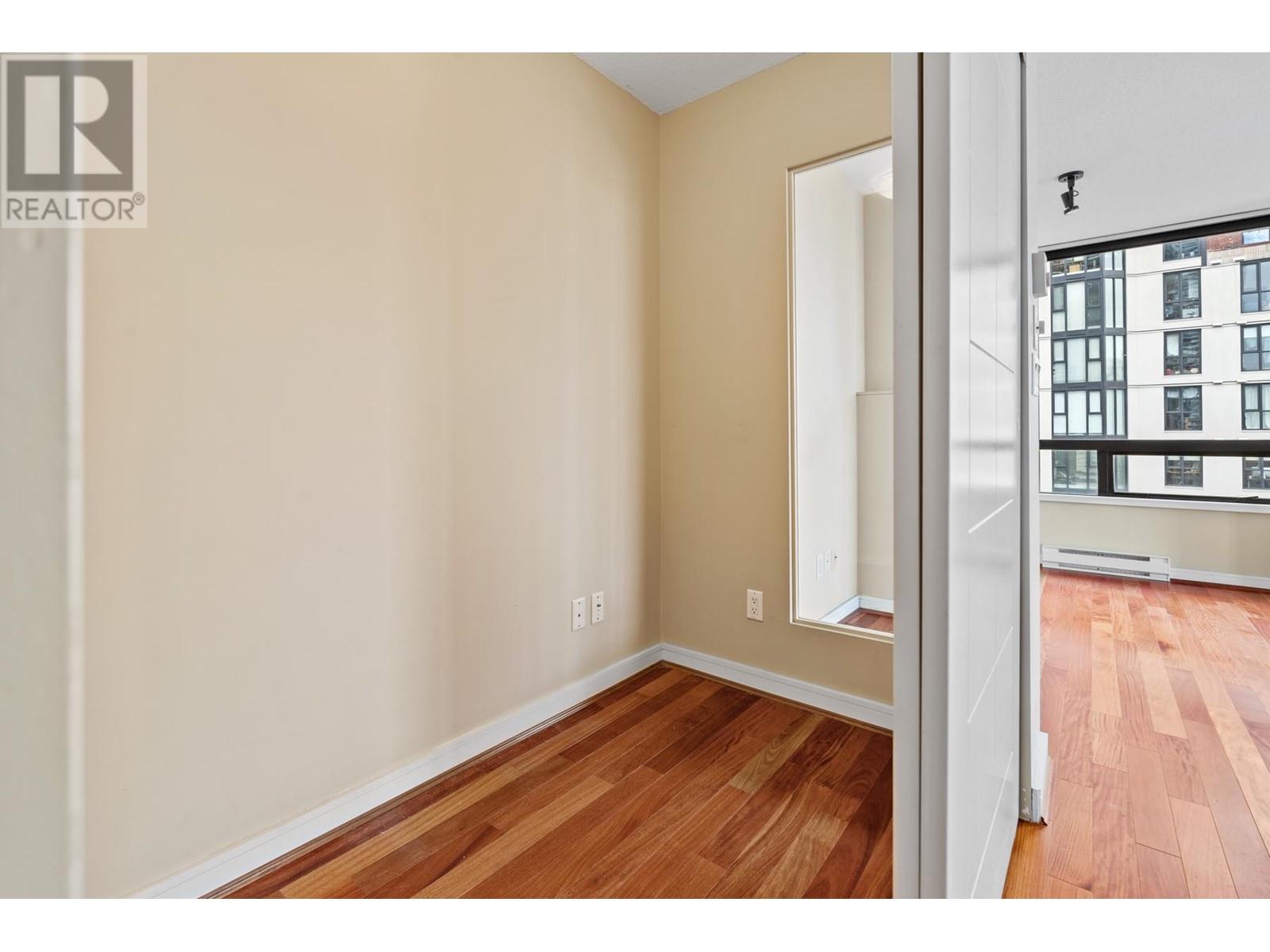 1307 1003 Burnaby Street, Vancouver, British Columbia  V6E 4R7 - Photo 3 - R2965902