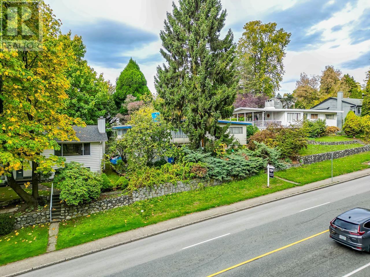 Property at 61 E EIGHTH AVENUE image 2