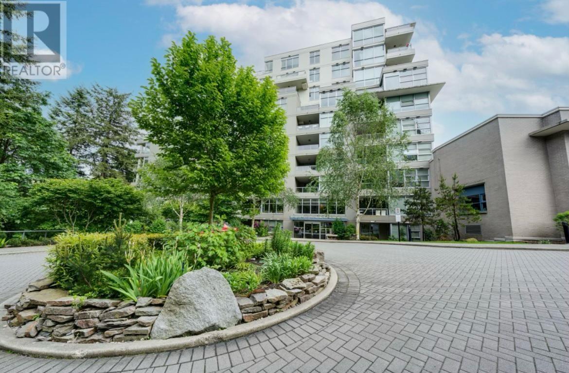 210 9262 University Crescent, Burnaby, British Columbia  V5A 4X9 - Photo 1 - R2965907